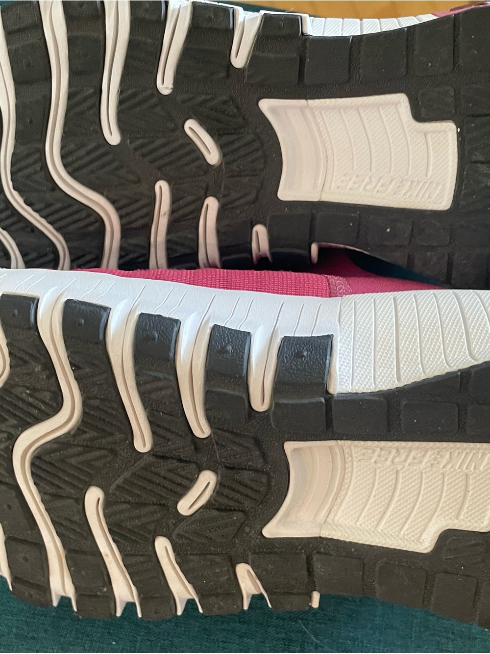 Nike Women's Metcon Trainers - Picture 3 of 3